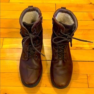UGG • brown leather boots •